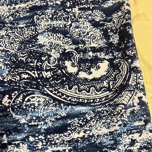 Lululemon Athletica Patterned Cropped Leggings - Picture 3 of 5